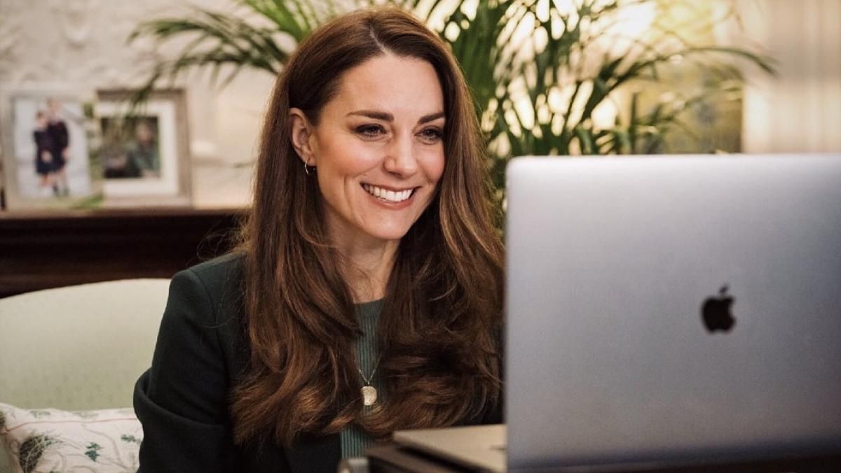 Кейт Миддлтон стала парикмахером во время карантина: детали Кейт Миддлтон стала парикмахером во время карантина: детали