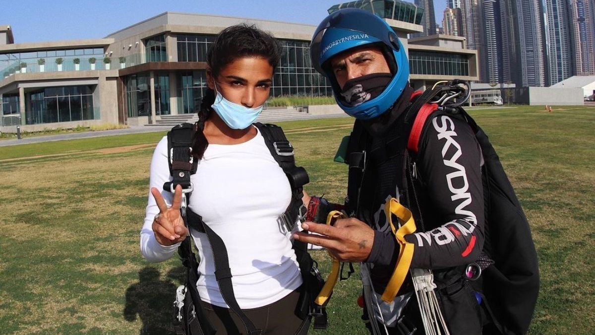 Санта Дімопулос показала екстремальні розваги в Дубаї: фото та відео