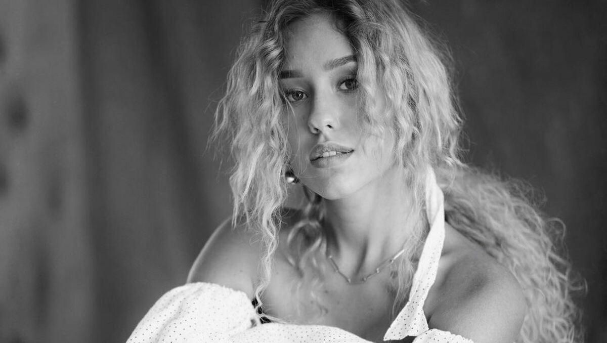 Вагітна Даша Квіткова показала ніжний образ на Мальдівах – фото Вагітна Даша Квіткова показала ніжний образ на Мальдівах – фото