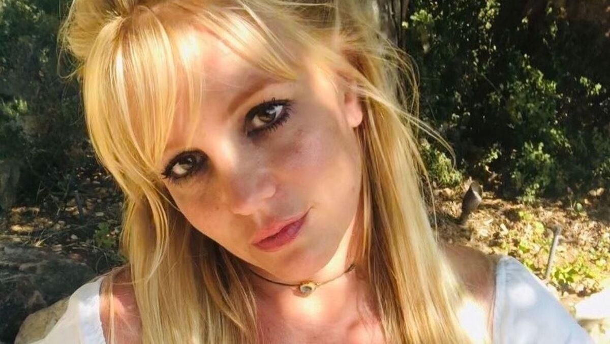 Брітні Спірс вперше прокоментувала дивакуваті дописи Брітні Спірс вперше прокоментувала дивакуваті дописи