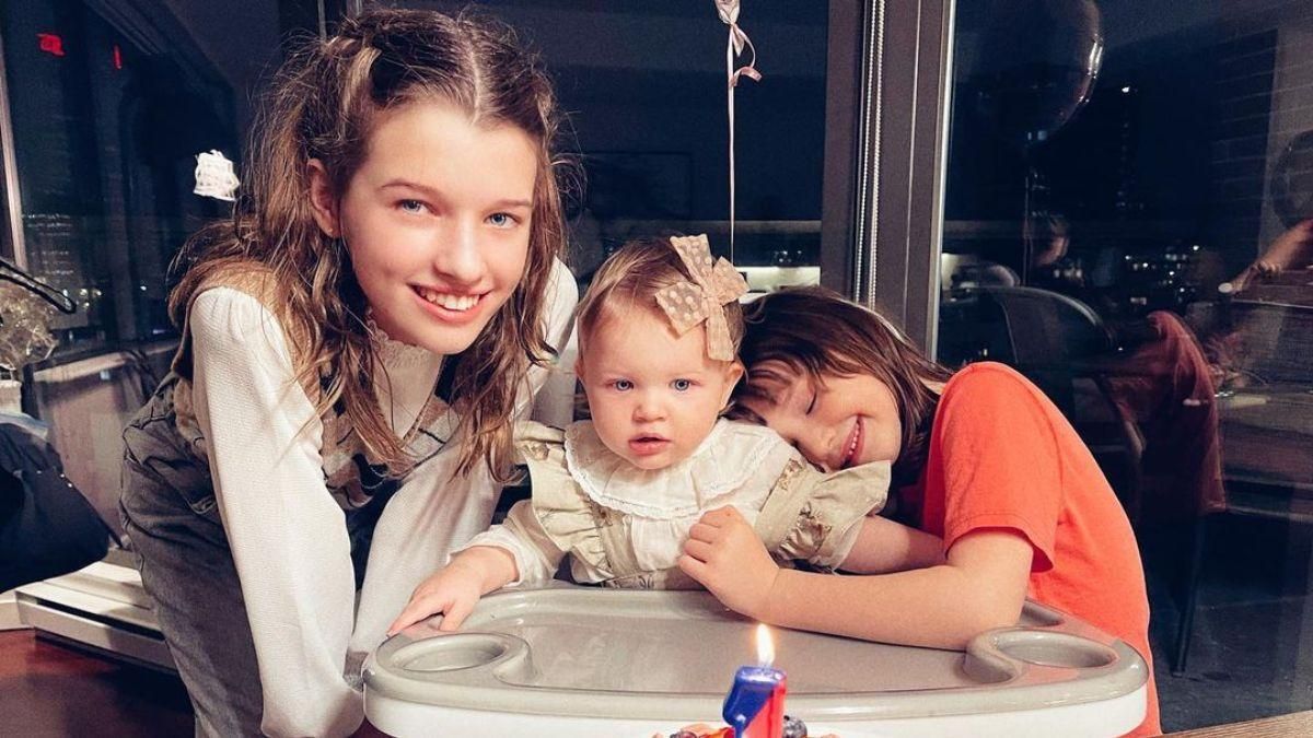 Мила Йовович отпраздновала день рождения младшей дочери: фото Мила Йовович отпраздновала день рождения младшей дочери: фото