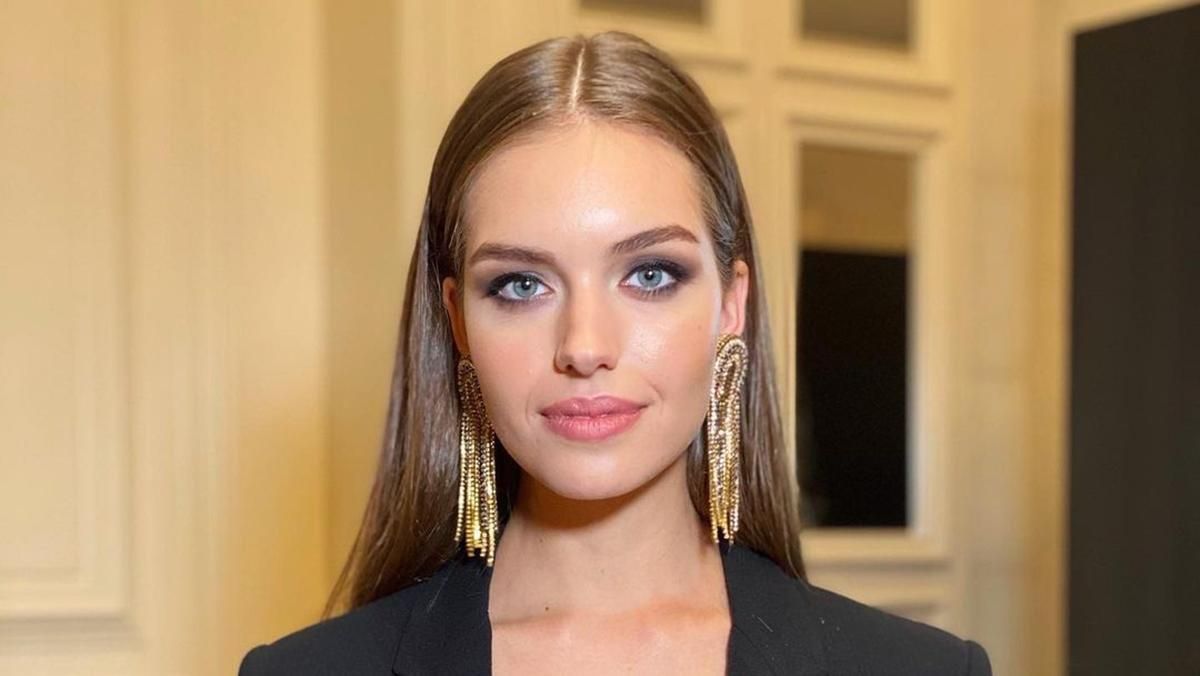 Дружина Дмитра Комарова постала в костюмі за 13 тисяч гривень: фото Дружина Дмитра Комарова постала в костюмі за 13 тисяч гривень: фото