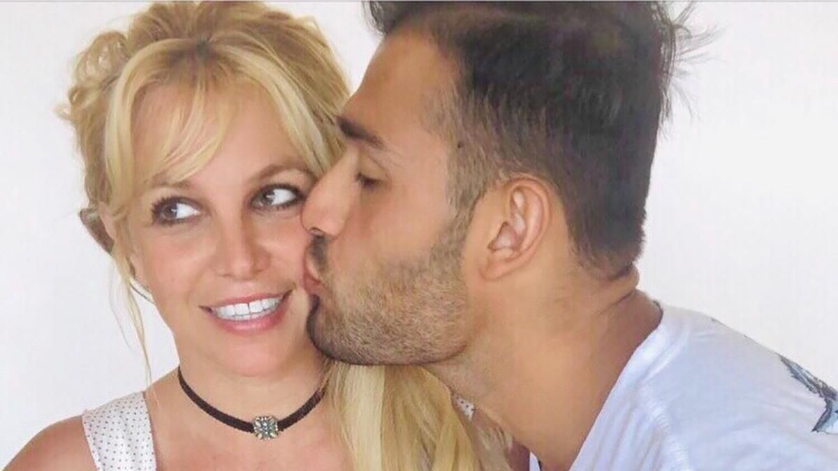 Сэм Асгари рассказал о планах на будущее с Бритни Спирс Сэм Асгари рассказал о планах на будущее с Бритни Спирс