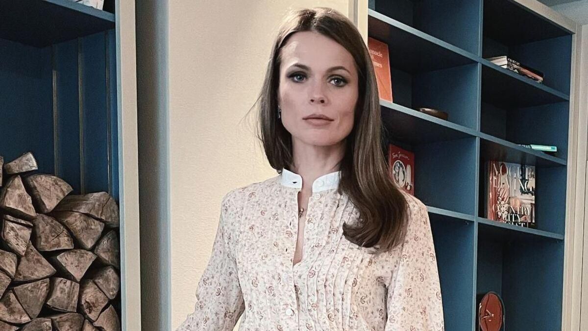 В цветочном платье Ольга Фреймут продемонстрировала нежный образ фото В цветочном платье Ольга Фреймут продемонстрировала нежный образ фото