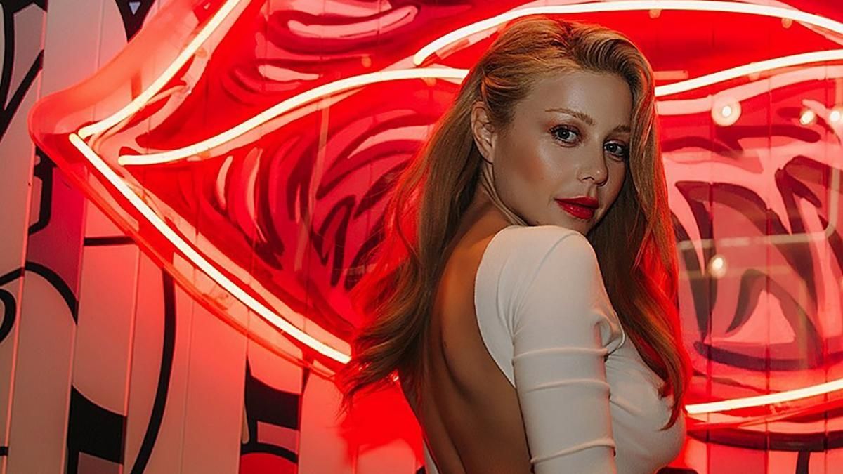 Тина Кароль расчищала дорогу в спортзал: видео звезды с лопатой Тина Кароль расчищала дорогу в спортзал: видео звезды с лопатой