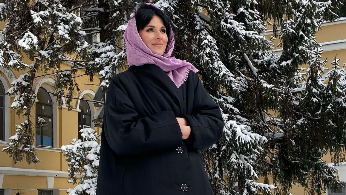 Маша Єфросиніна зачарувала зимовим образом у чорній куртці: фото Маша Єфросиніна зачарувала зимовим образом у чорній куртці: фото