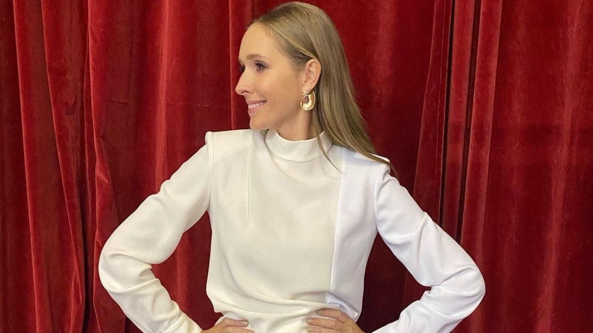 Катя Осадча замилувала ніжним образом у молочно-білій сукні: фото Катя Осадча замилувала ніжним образом у молочно-білій сукні: фото