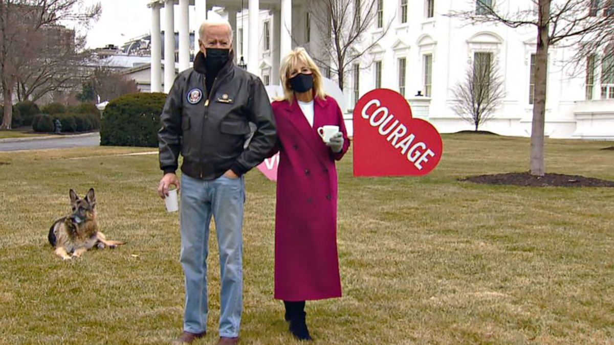 Джилл Байден прикрасила Білий дім до Дня Валентина: фото Джилл Байден прикрасила Білий дім до Дня Валентина: фото