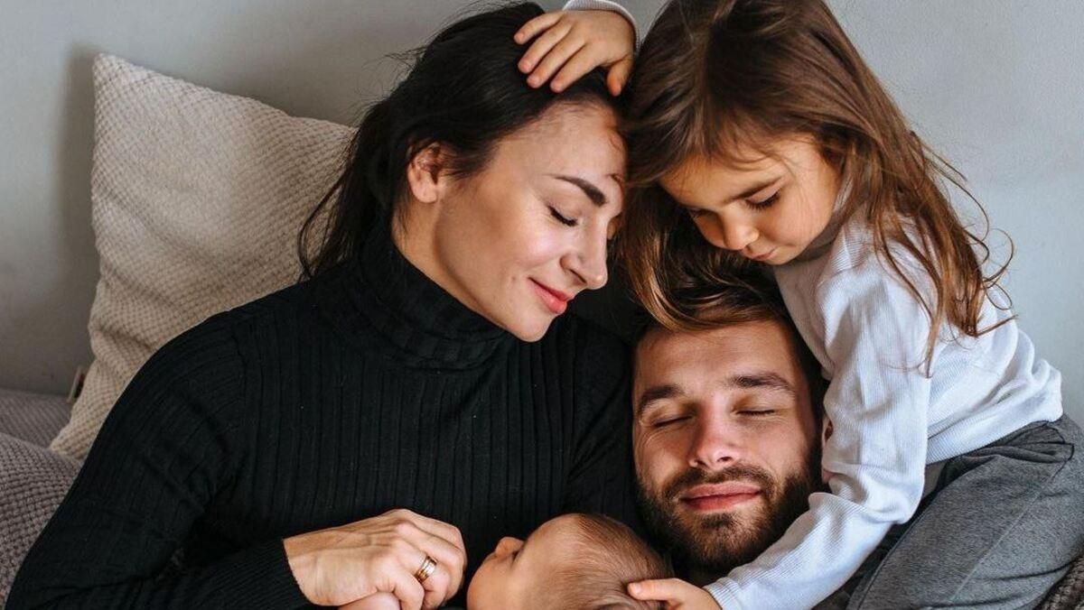 Илона Гвоздева показала семейное фото и рассказала об успехах сына Илона Гвоздева показала семейное фото и рассказала об успехах сына