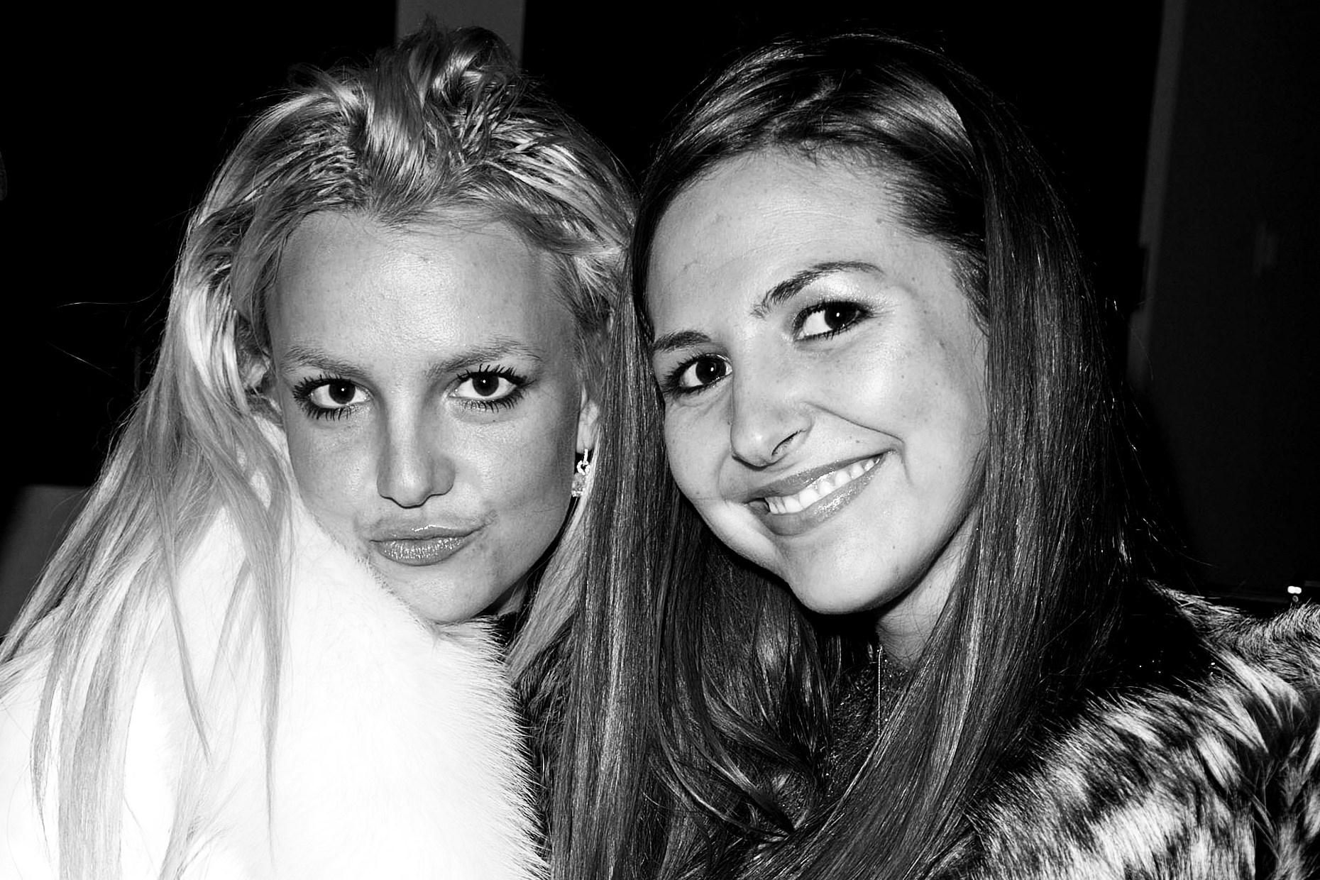 Двоюрідна сестра Брітні Спірс зізналась, що батько співачки погрожував Двоюрідна сестра Брітні Спірс зізналась, що батько співачки погрожував