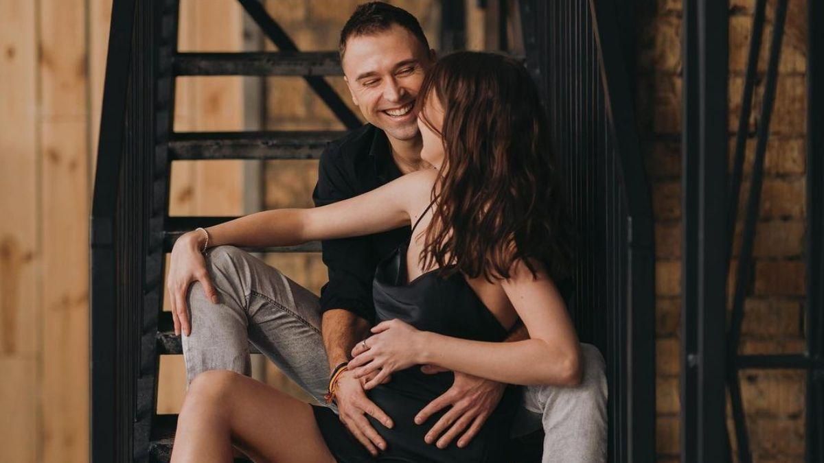 Максим Михайлюк відправився на відпочинок з вагітною коханою: відео 