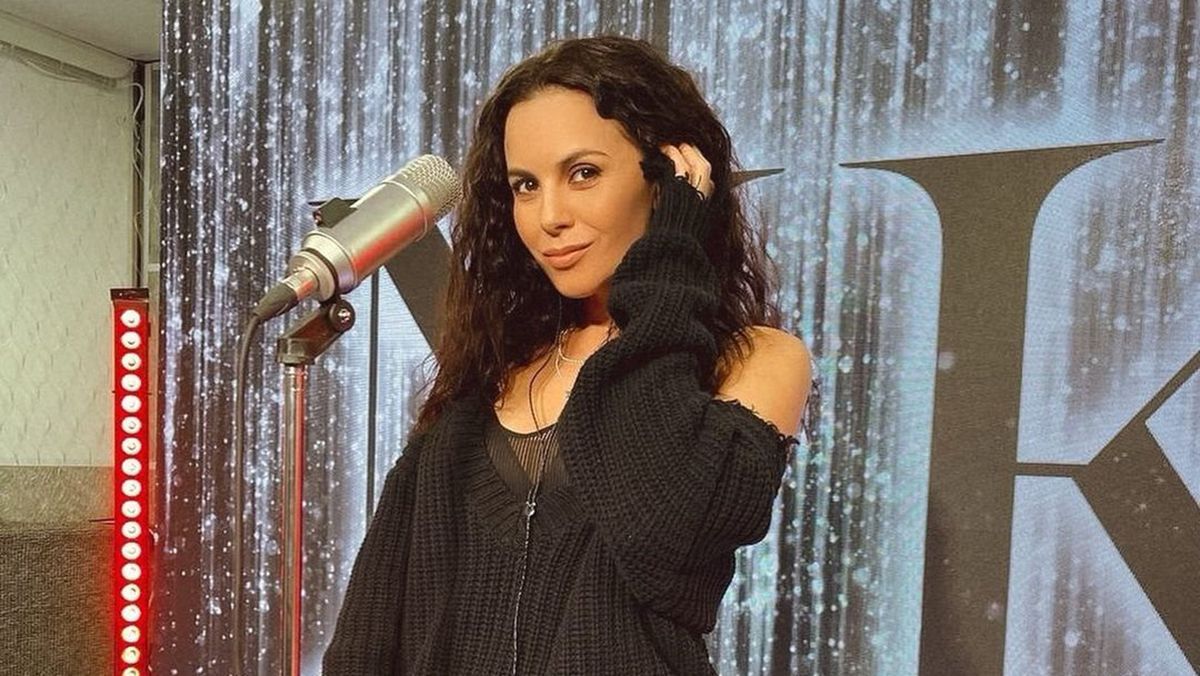 Настя Каменських з'явилась у лосинах і рваному светрі: фото образу Настя Каменських з'явилась у лосинах і рваному светрі: фото образу