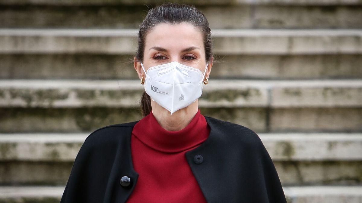 Королева Летиція показала вишуканий образ: фото в сукні кольору бордо Королева Летиція показала вишуканий образ: фото в сукні кольору бордо