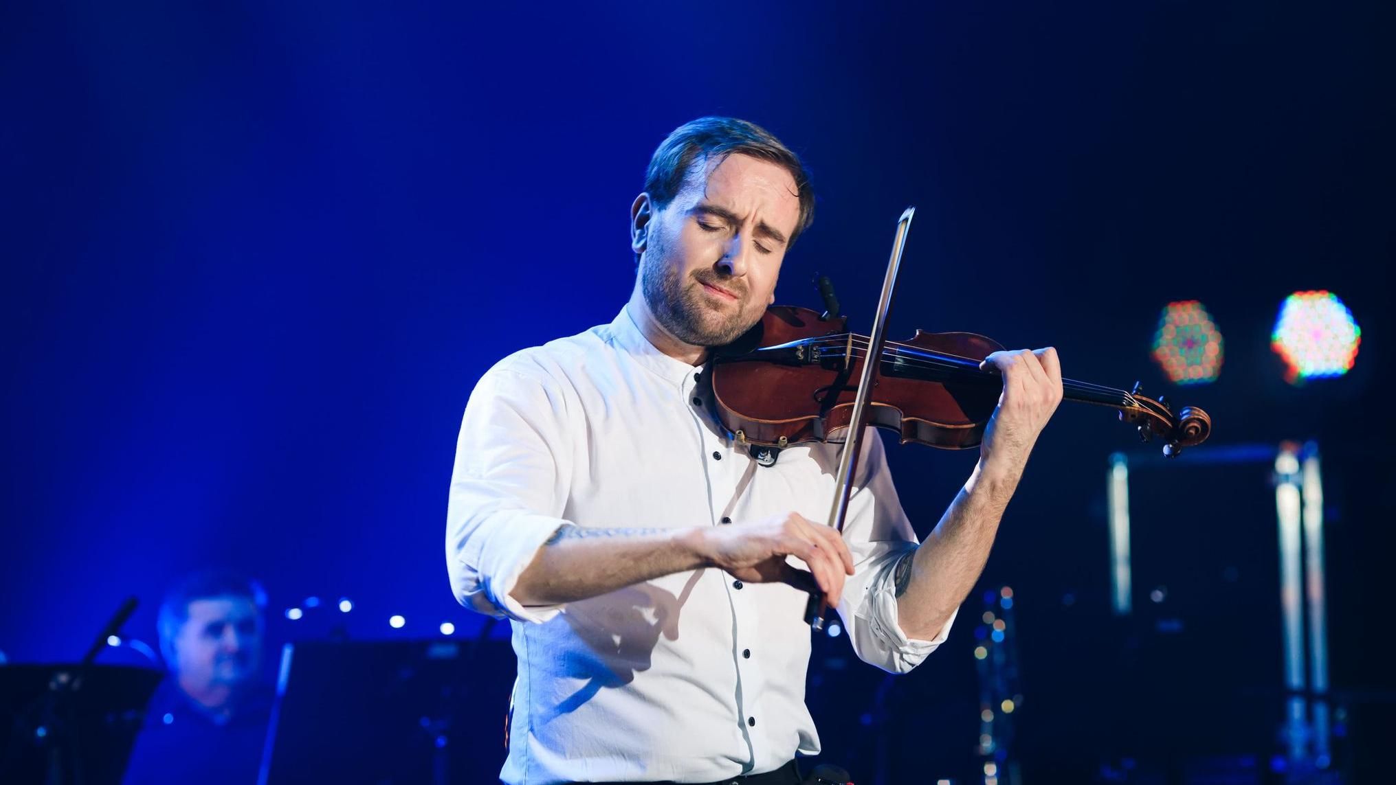 Інтерв'ю з Олександром Божиком про карантин і музичну сім'ю Інтерв'ю з Олександром Божиком про карантин і музичну сім'ю