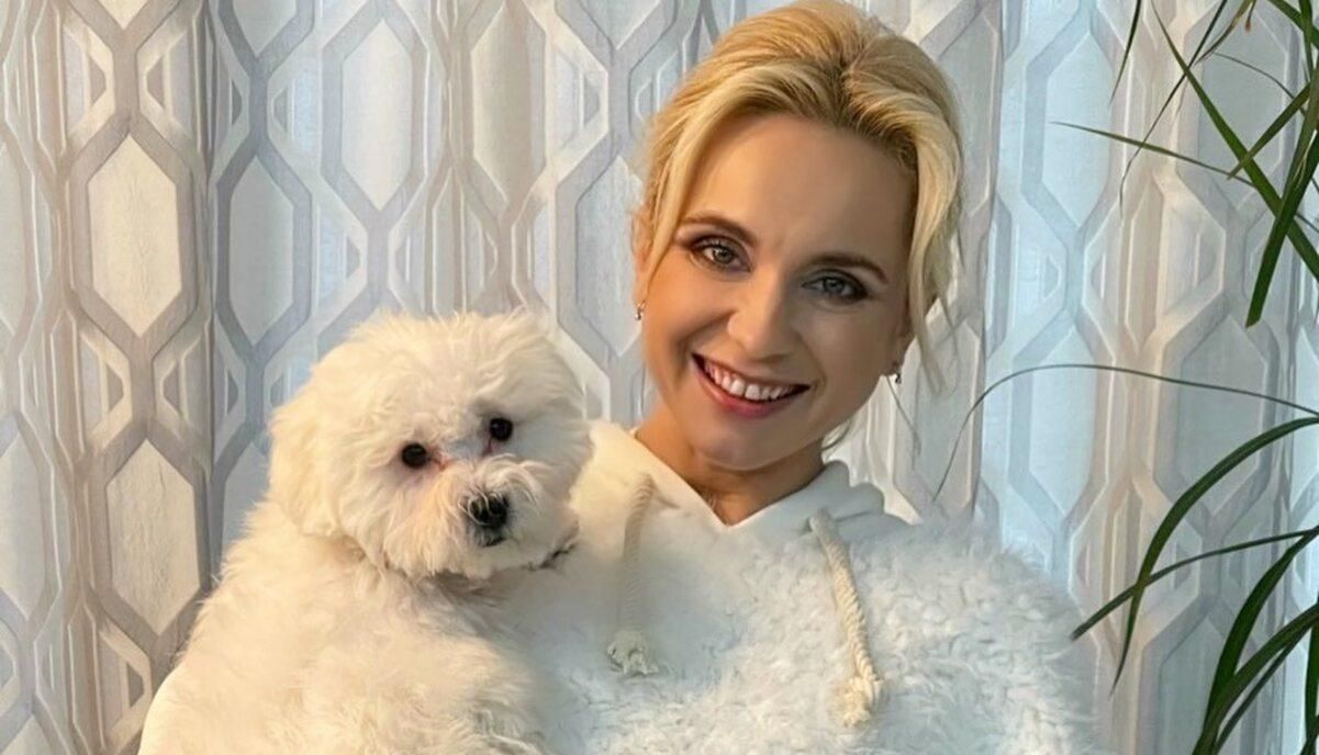 Лілія Ребрик показала повсякденний образ: фото в білому худі Лілія Ребрик показала повсякденний образ: фото в білому худі