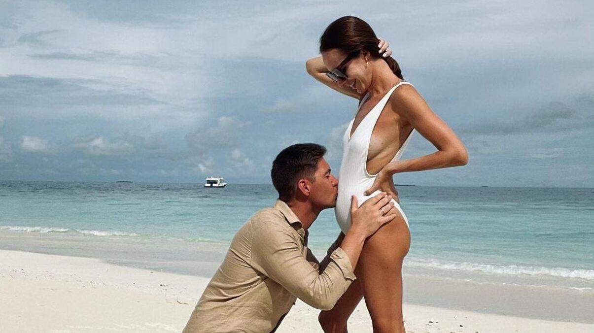 Владимир Остапчук и жена смутили фото с беременным животом