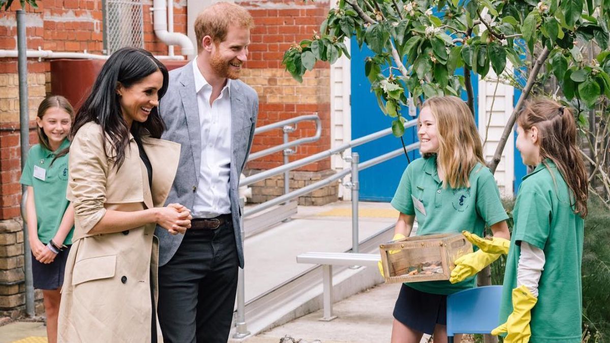 Королевский театр и регбийный союз: каких патронажей лишились принц Гарри и Меган Маркл Королевский театр и регбийный союз: каких патронажей лишились принц Гарри и Меган Маркл