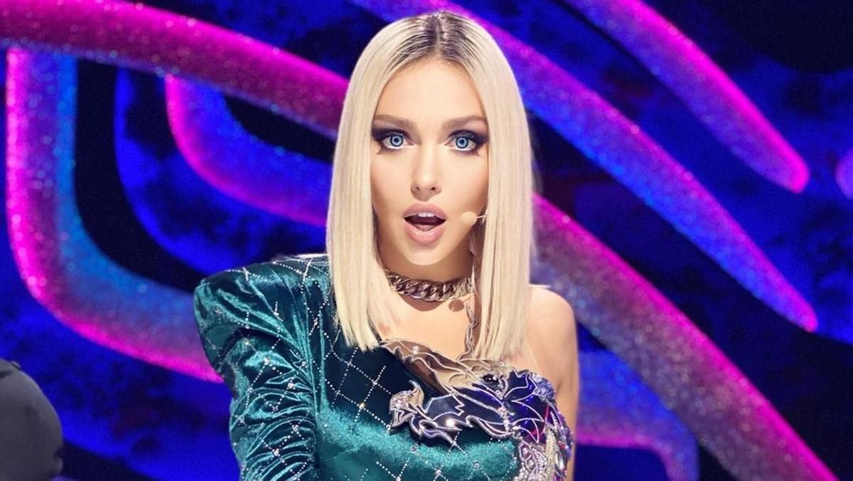 У квартирі Олі Полякової обвалилася стеля: відео У квартирі Олі Полякової обвалилася стеля: відео