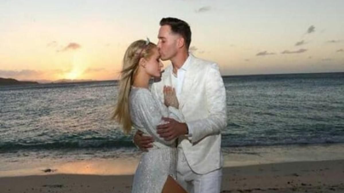 Періс Гілтон зізналась, чи буде брати прізвище нареченого Періс Гілтон зізналась, чи буде брати прізвище нареченого