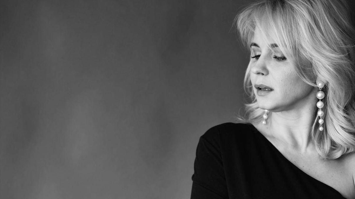 Лілія Ребрик показала бездоганний образ у сукні з декольте: фото Лілія Ребрик показала бездоганний образ у сукні з декольте: фото