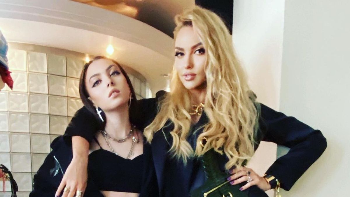 Оля Полякова пофарбувала старшу доньку: як тепер виглядає Маша Оля Полякова пофарбувала старшу доньку: як тепер виглядає Маша