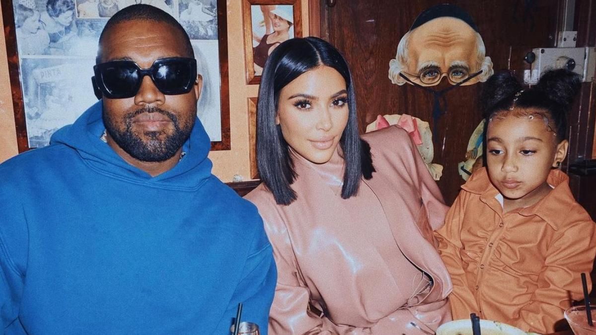 Каньє Вест хотів продати коштовності Кім Кардашян Каньє Вест хотів продати коштовності Кім Кардашян