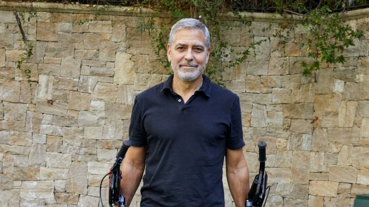 Джордж Клуні розповів, як робив зачіски дітям на карантині 