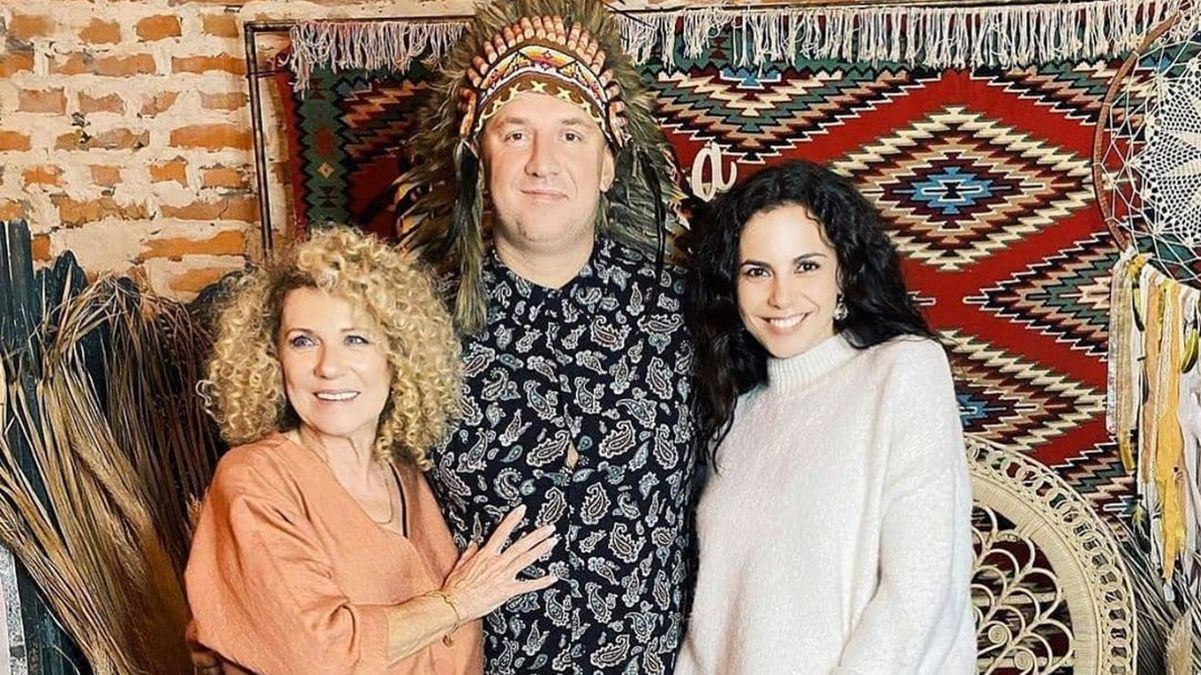 У Насти Каменских умер отец: как ее мама переживает смерть мужа У Насти Каменских умер отец: как ее мама переживает смерть мужа