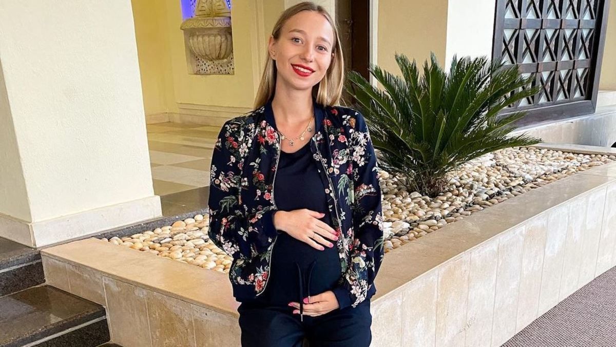 Дружина Павліка продемонструвала елегантний образ у Єгипті: фото Дружина Павліка продемонструвала елегантний образ у Єгипті: фото