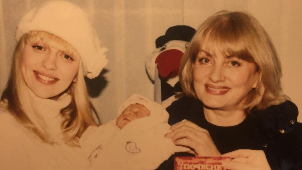 Мама Оли Поляковой показала, как выглядела певица 16 лет назад Мама Оли Поляковой показала, как выглядела певица 16 лет назад