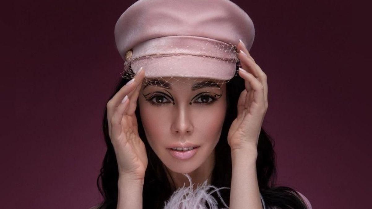 Катерина Кухар приголомшила образом у сукні з пір'ями: фото Катерина Кухар приголомшила образом у сукні з пір'ями: фото