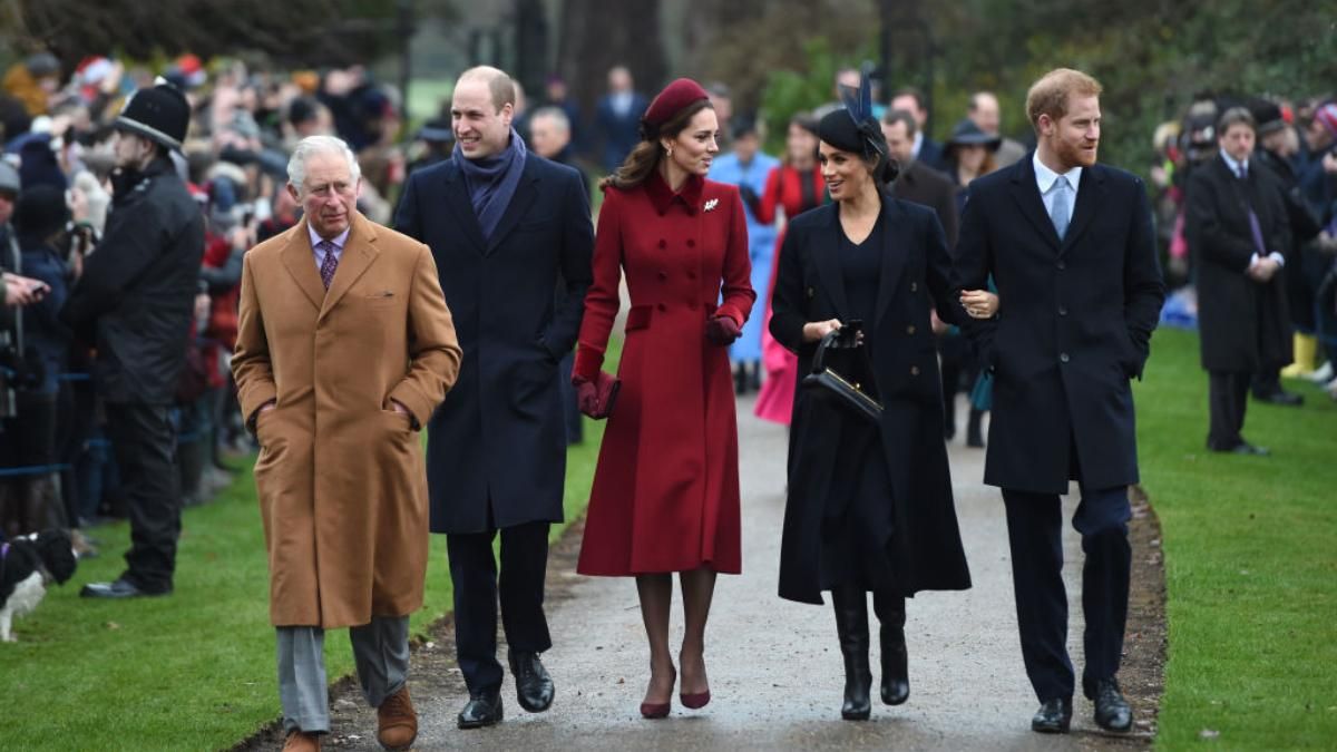 Меган Маркл подозревает королевских родственников в слиянии лжи о ней Меган Маркл подозревает королевских родственников в слиянии лжи о ней