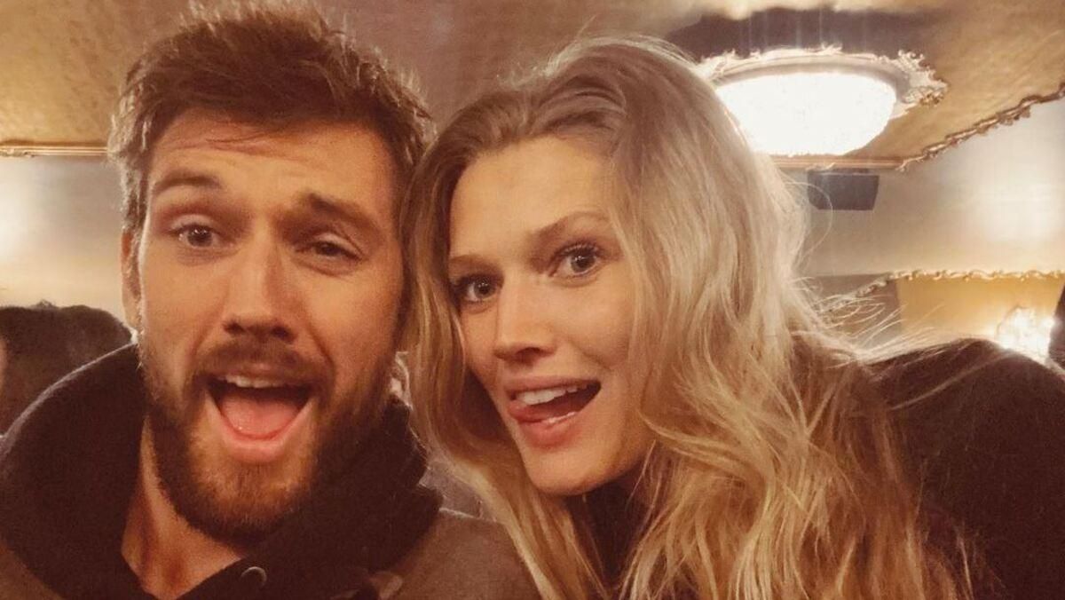 Модель Тоні Гаррн та актор Алекс Петтіфер стануть батьками: відео Модель Тоні Гаррн та актор Алекс Петтіфер стануть батьками: відео