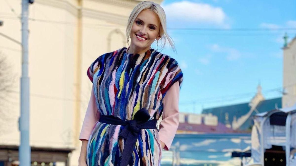 Ірина Федишин прогулялася Львовом: фото яскравого образу співачки Ірина Федишин прогулялася Львовом: фото яскравого образу співачки