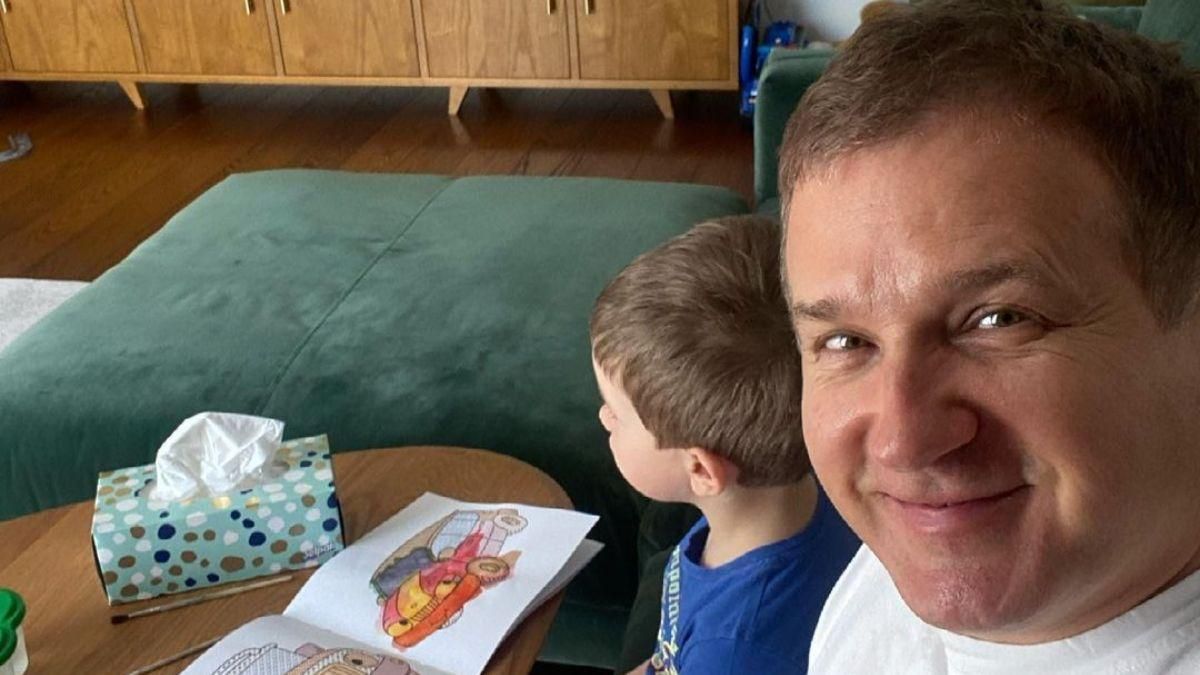 Юрий Горбунов показал, как проводит выходной с сыном фото Юрий Горбунов показал, как проводит выходной с сыном фото