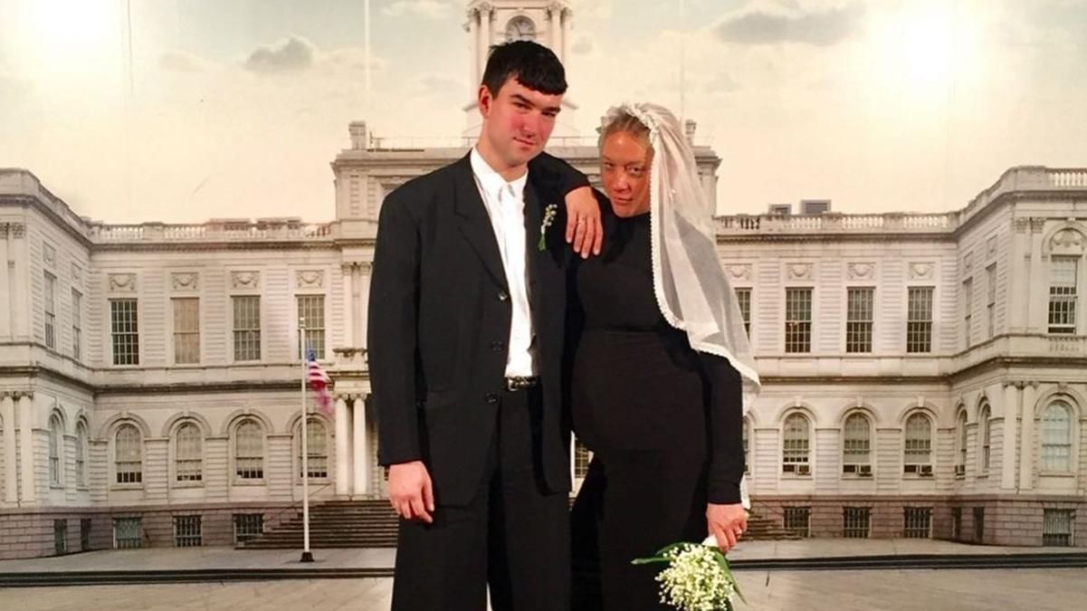 Хлоя Севіньї таємно вийшла заміж: перше весільне фото Хлоя Севіньї таємно вийшла заміж: перше весільне фото