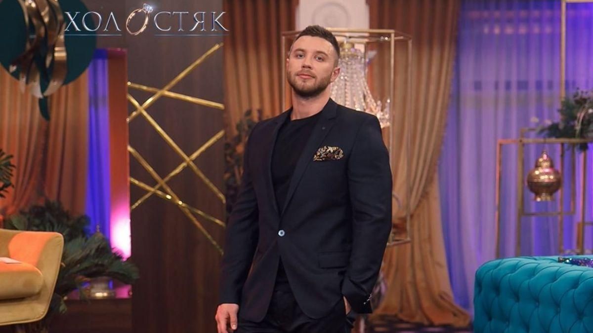 Холостяк 11 сезон: як Михайло Заливако поділив дівчат у 2 будинки Холостяк 11 сезон: як Михайло Заливако поділив дівчат у 2 будинки