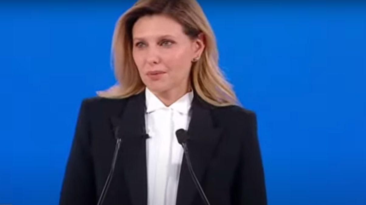 Елена Зеленская покорила образом на форуме Украина 30: фото Елена Зеленская покорила образом на форуме Украина 30: фото