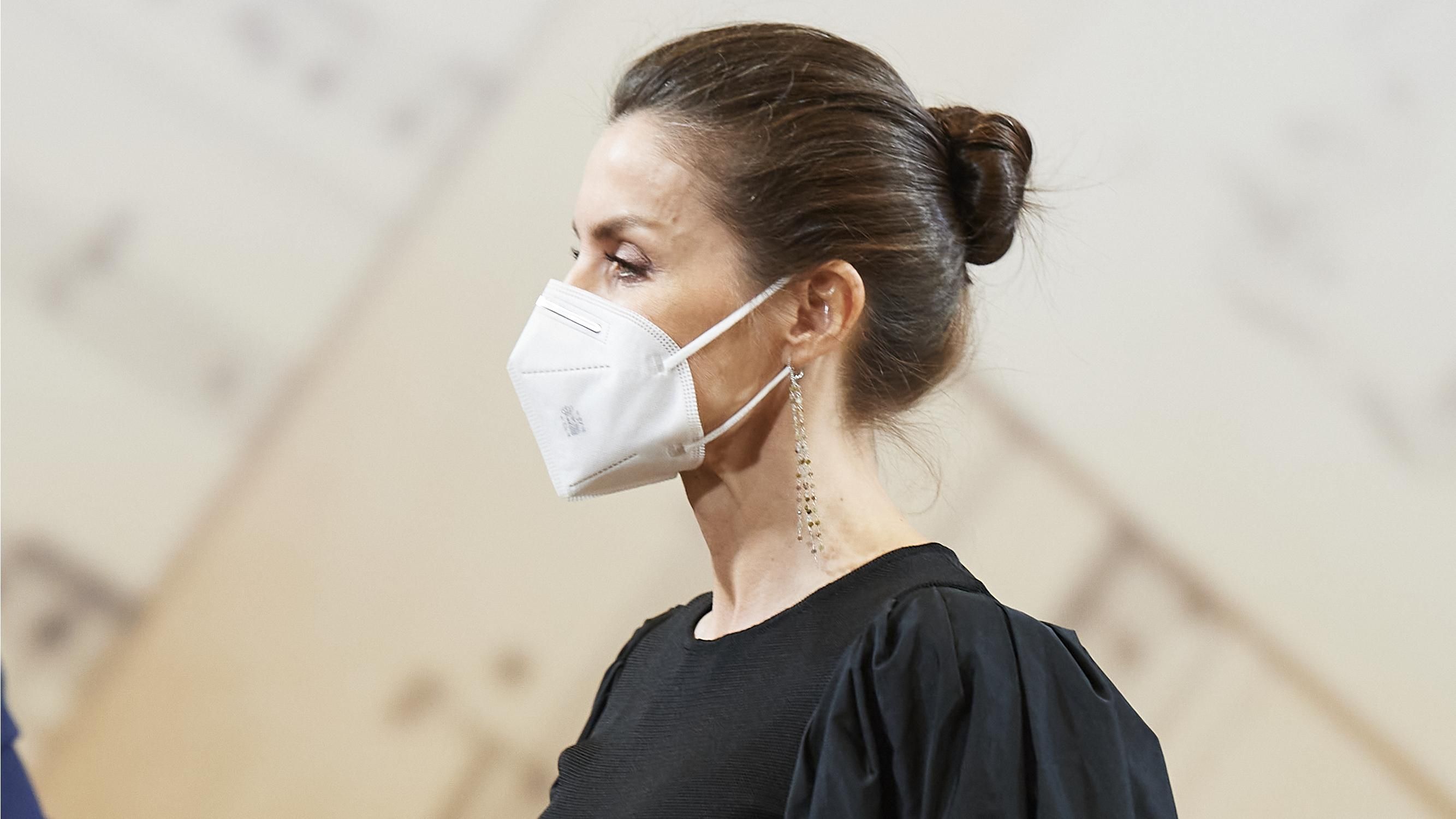 Королева Летиція одягнула стриманий вечірній образ: фото Королева Летиція одягнула стриманий вечірній образ: фото