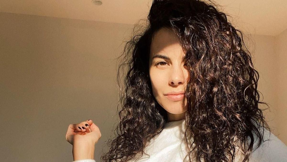 Настя Каменських показала сміливий образ у пухнастій кофтинці: фото Настя Каменських показала сміливий образ у пухнастій кофтинці: фото