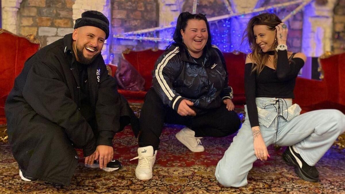 Alyona Alyona розповіла про найближчих друзів у шоу-бізнесі Alyona Alyona розповіла про найближчих друзів у шоу-бізнесі