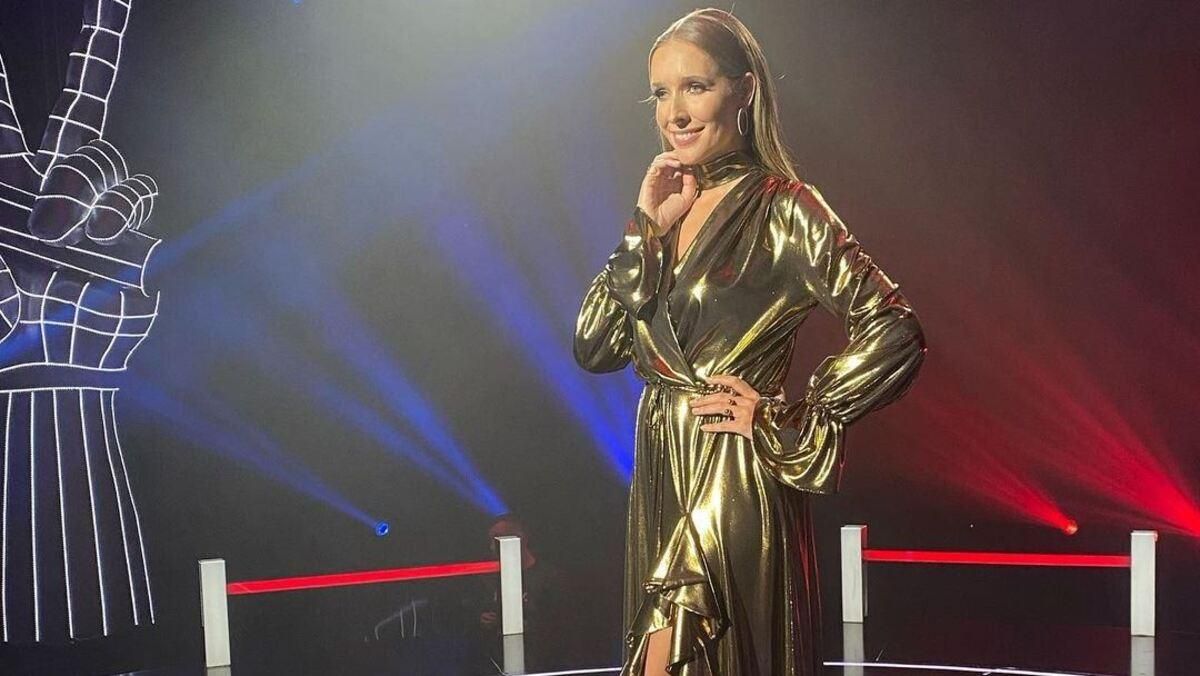 Катя Осадчая покорила изысканным образом в золотистом платье фото Катя Осадчая покорила изысканным образом в золотистом платье фото