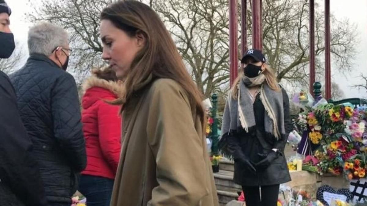 Кейт Миддлтон появилась на публике без охраны и репортеров: видео Кейт Миддлтон появилась на публике без охраны и репортеров: видео