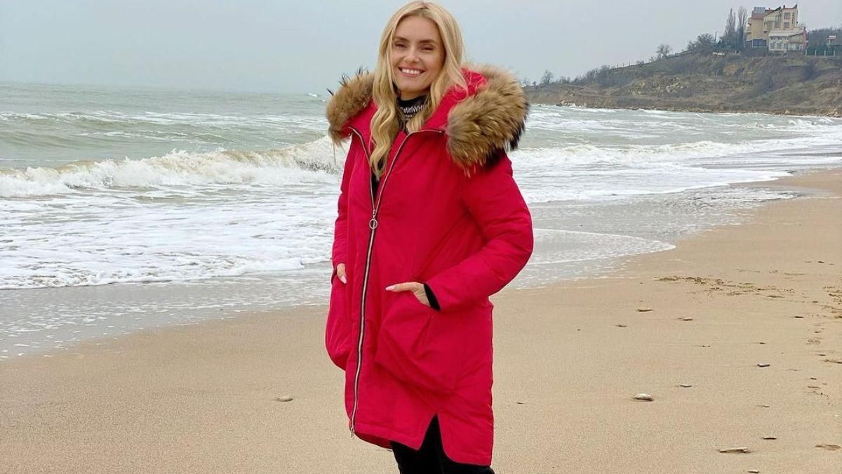 Ірина Федишин оприлюднила відео, де позує на березі моря в Одесі Ірина Федишин оприлюднила відео, де позує на березі моря в Одесі