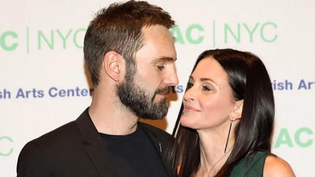 Кортні Кокс показала рідкісні фото з бойфрендом Кортні Кокс показала рідкісні фото з бойфрендом