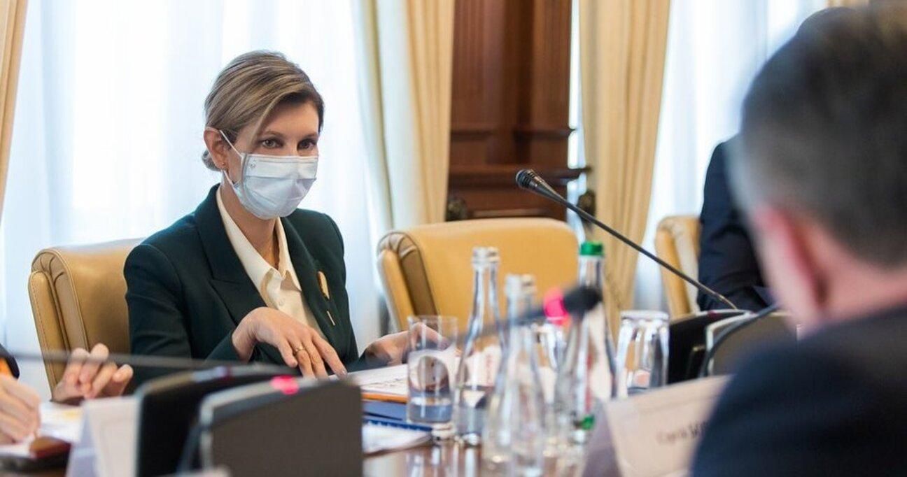 Олена Зеленська вразила бездоганним образом у жакеті: фото Олена Зеленська вразила бездоганним образом у жакеті: фото
