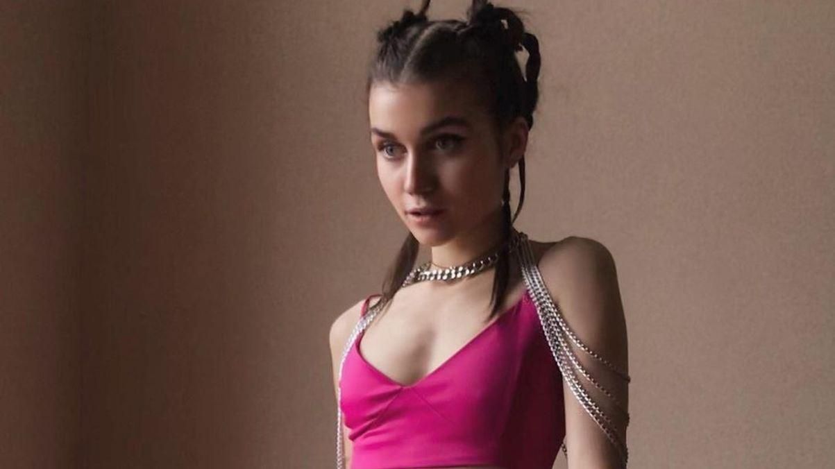 Тепер офіційно леді: Jerry Heil подарували землю в Шотландії Тепер офіційно леді: Jerry Heil подарували землю в Шотландії