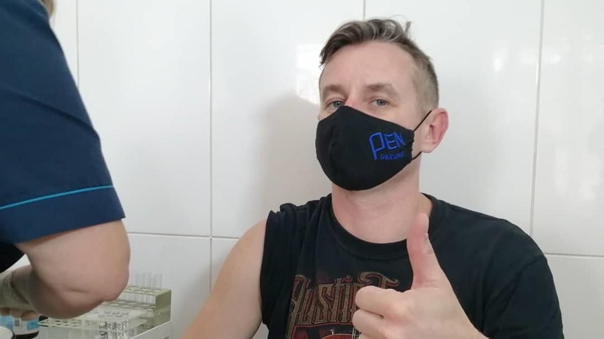 Сергій Жадан зробив щеплення від коронавірусу: це обурило мережу Сергій Жадан зробив щеплення від коронавірусу: це обурило мережу