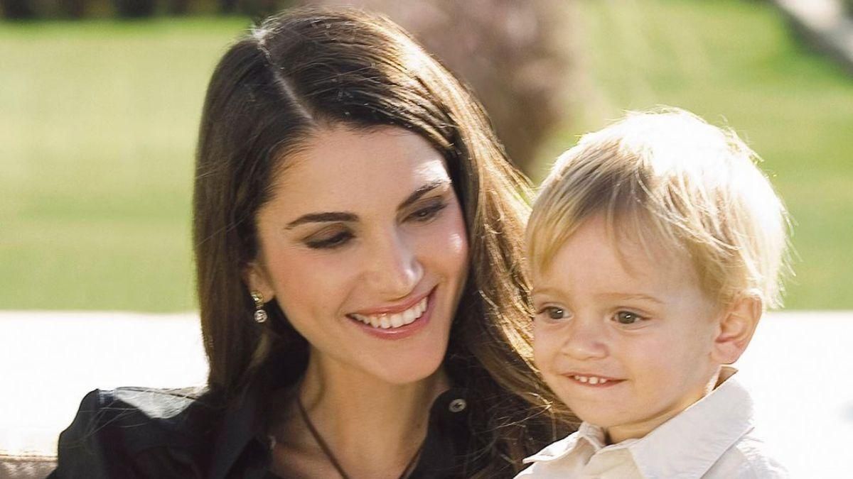 Королева Ранія показала архівні фото з дітьми Королева Ранія показала архівні фото з дітьми