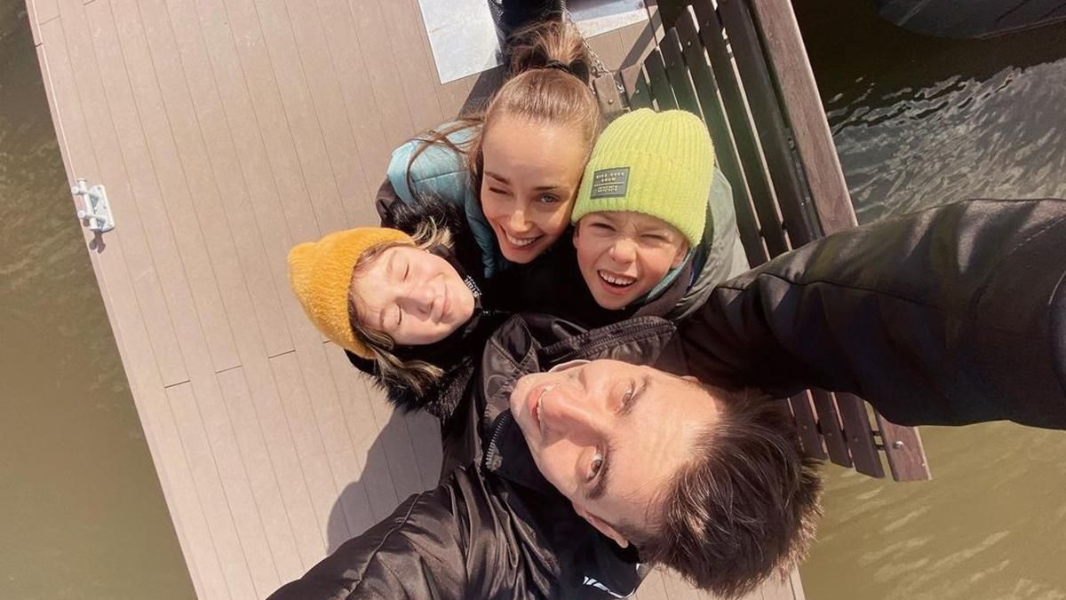 Как Ксения Мишина проводит локдаун с Эллерт и детьми: фото